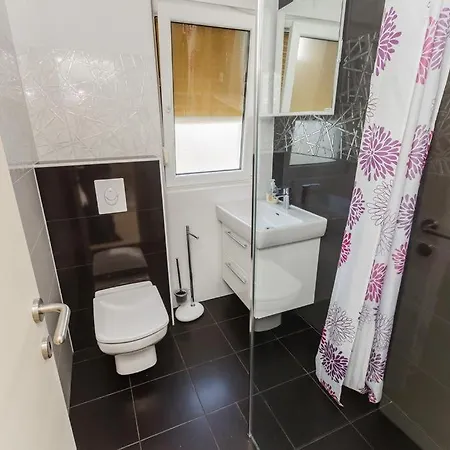A&b Каштела